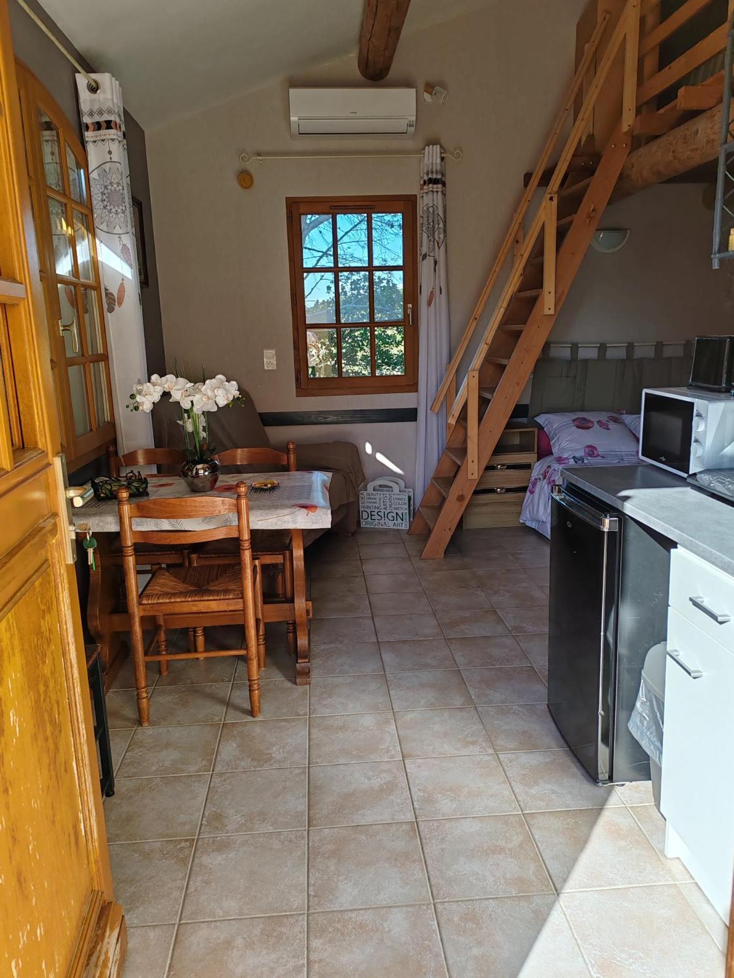 Studio Meuble Independant Chez L'Habitant Uchaux 외부 사진